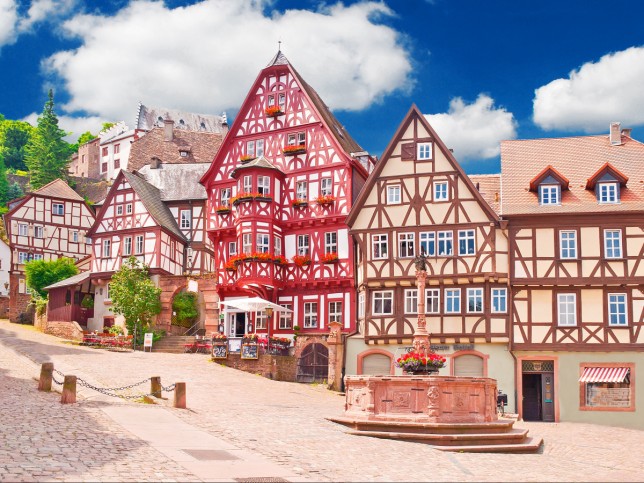 MILTENBERT ALEMANIA CRUCEROS FLUVIALES ALEMANIA CRUCEROS FLUVIALES RIO MENO CRUCEROS ALEMANIA CRUCEROS RIN CRUCEROS DANUBIO #Miltenberg #Alemania #Deutschland #MainRiver #RioMeno #CrucerosFluviales #RiverCruises #MiltenbergRiverCruises